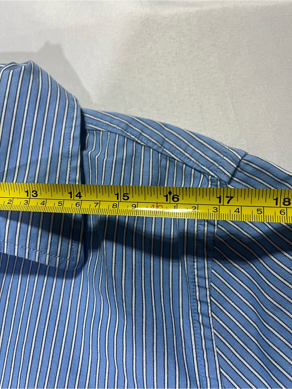 Hollister Men’s Large Blue/White Pinstripe Casual Long Sleeve Button-Down Shirt - Picture 6 of 7